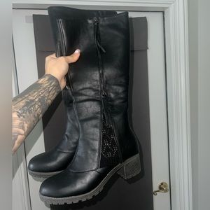 Size 9 women’s tall black boots